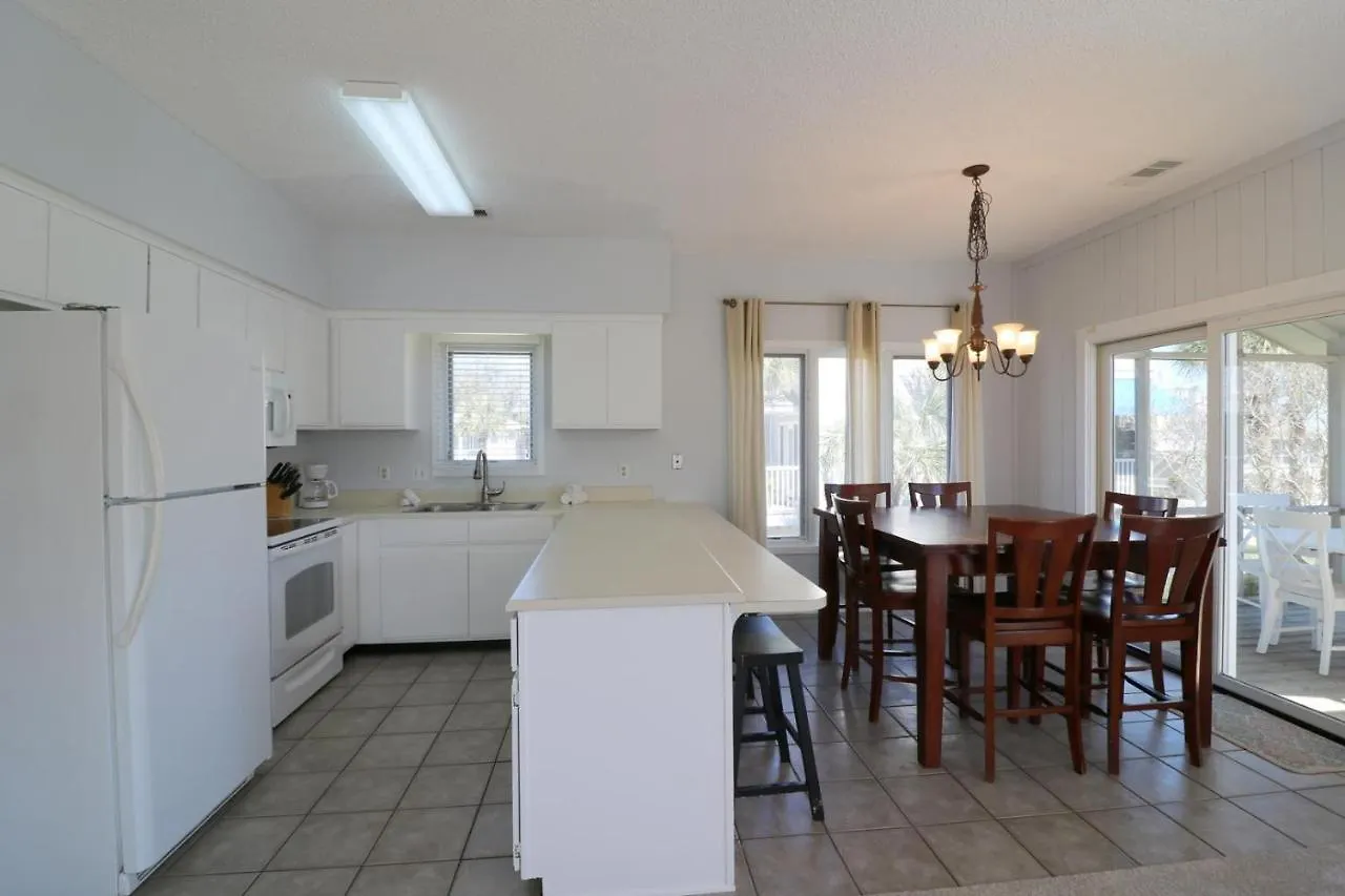 Holiday home Madelyn's Oceanview *