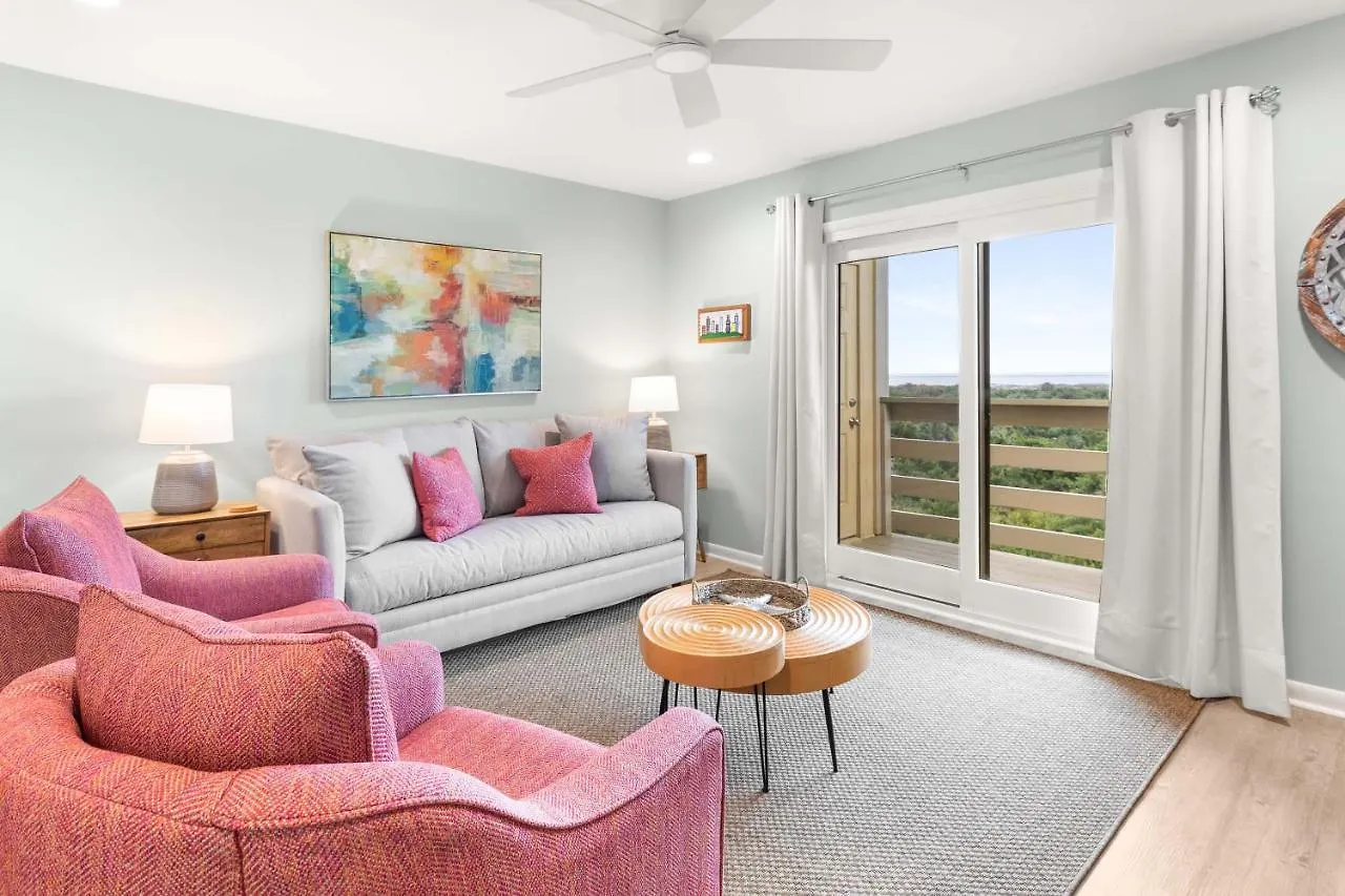 Lighthouse Point 18c Apartment