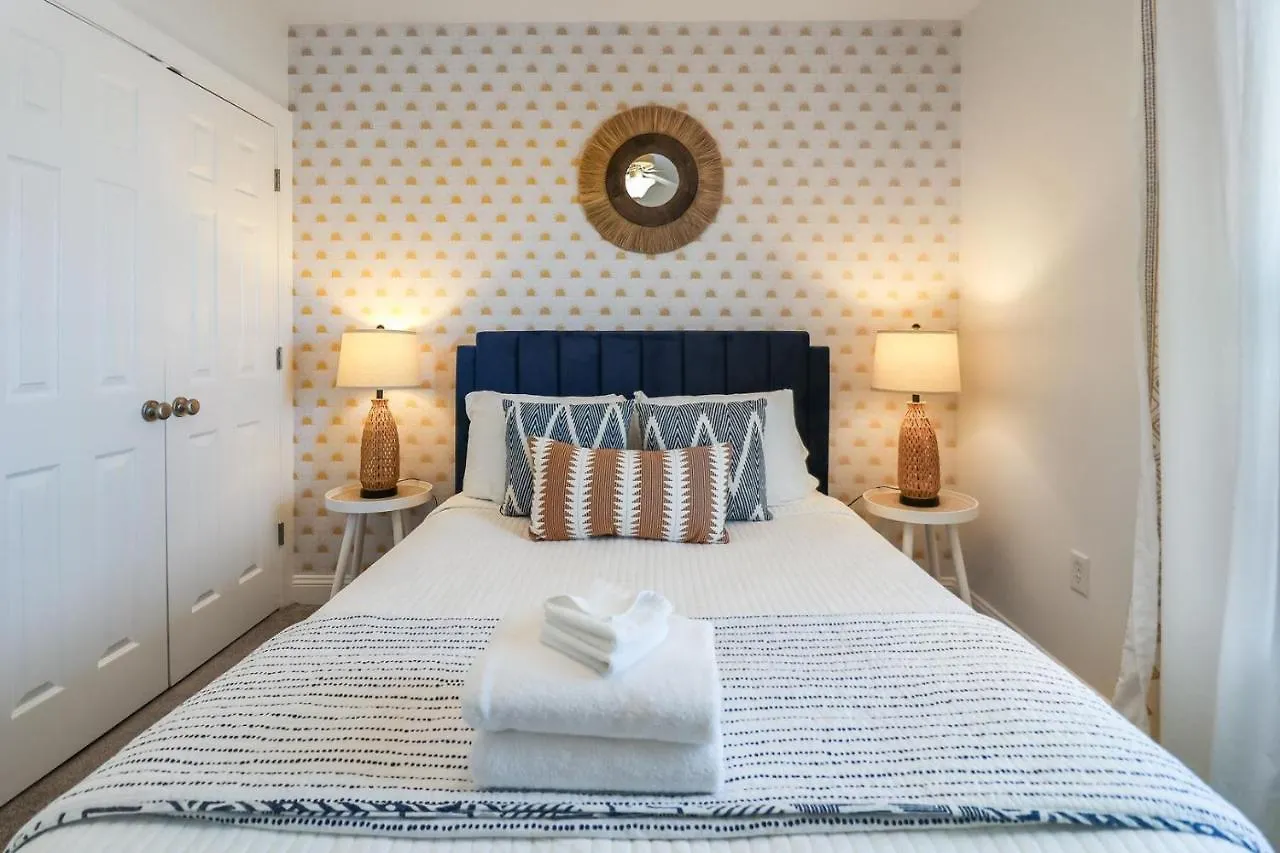 Silver Shores 12 *
