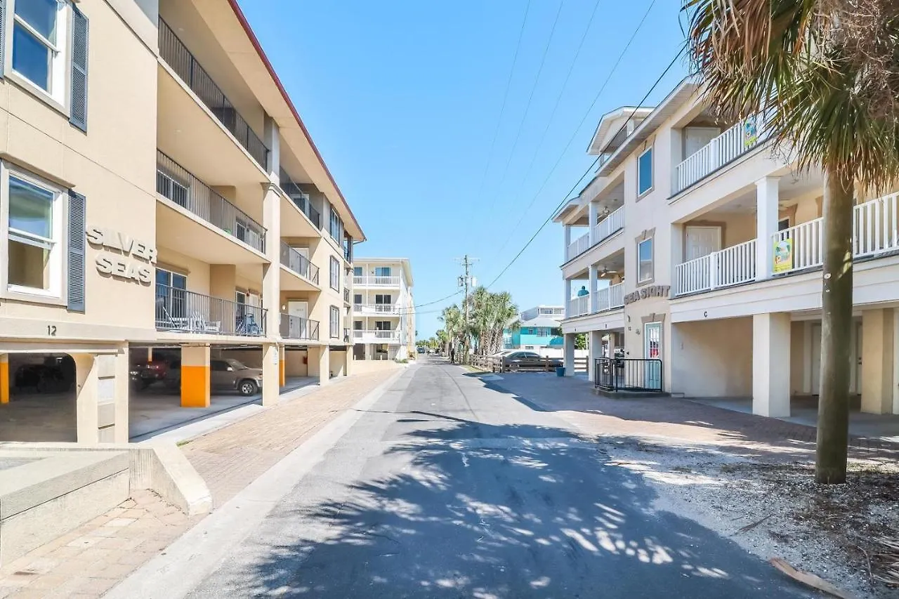 Silver Shores 12 Holiday home