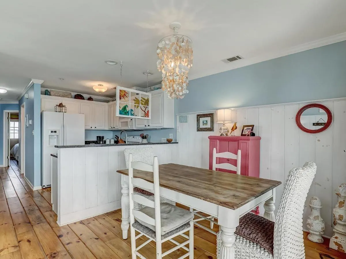 Holiday home Whitecap View *