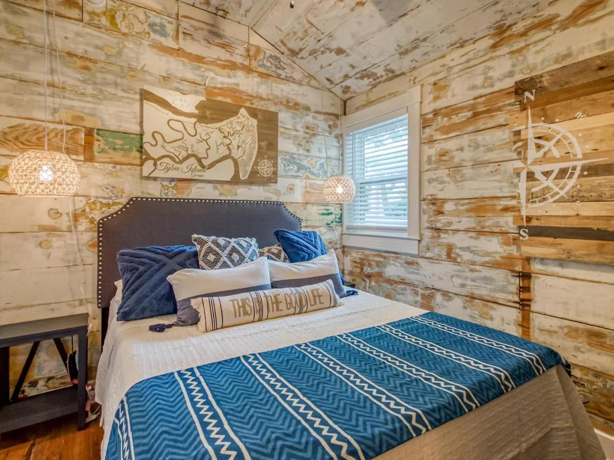 Latitude Adjustment Main House * Tybee Island