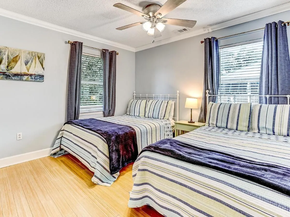 Holiday home Anchors Away