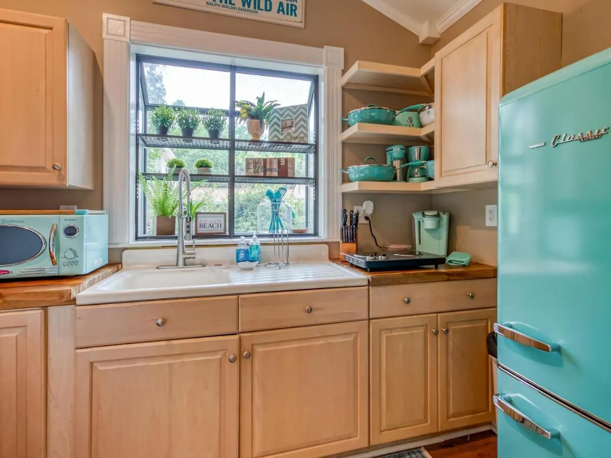 Latitude Adjustment Carriage House * Tybee Island