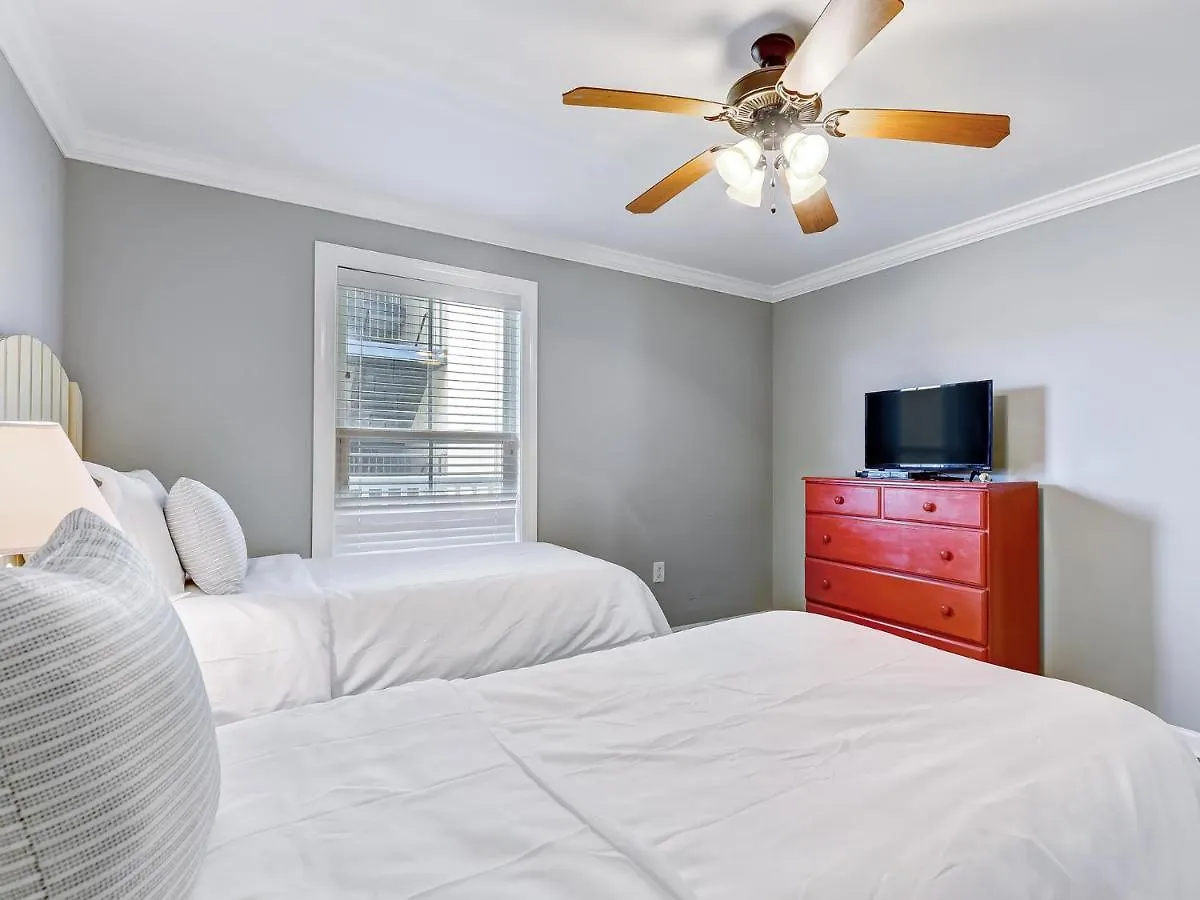Pelican's Landing 103