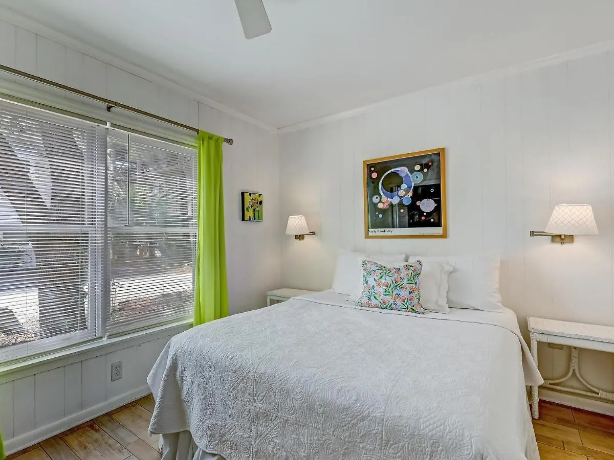 Coops Retreat Unit B * Tybee Island