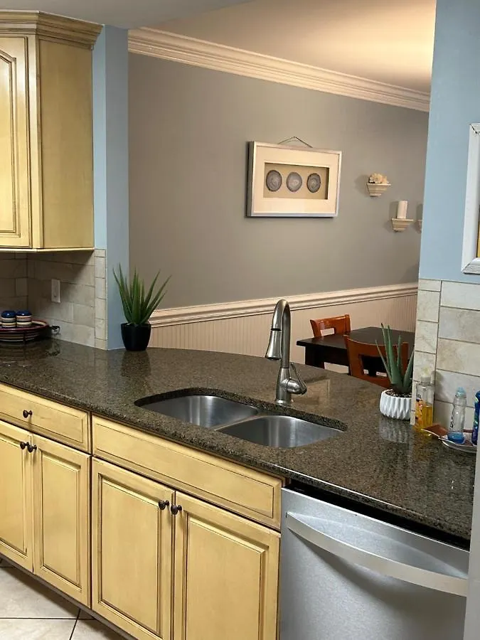 Unique 3br, 1 Of 5 W/huge Poolside Patio, Steps To & Pier, Gated Holiday home Tybee Island