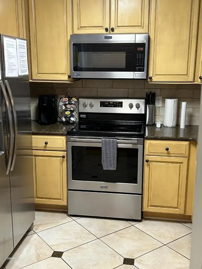 Unique 3br, 1 Of 5 W/huge Poolside Patio, Steps To & Pier, Gated Tybee Island