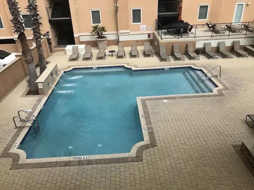 Holiday home Unique 3br, 1 Of 5 W/huge Poolside Patio, Steps To & Pier, Gated Tybee Island