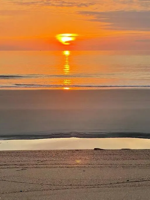Tybee Sunshine ~ 50 Steps 'till Toes In The Apartment *