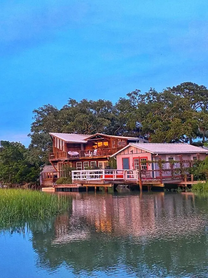 Creekside Paradise Holiday home *