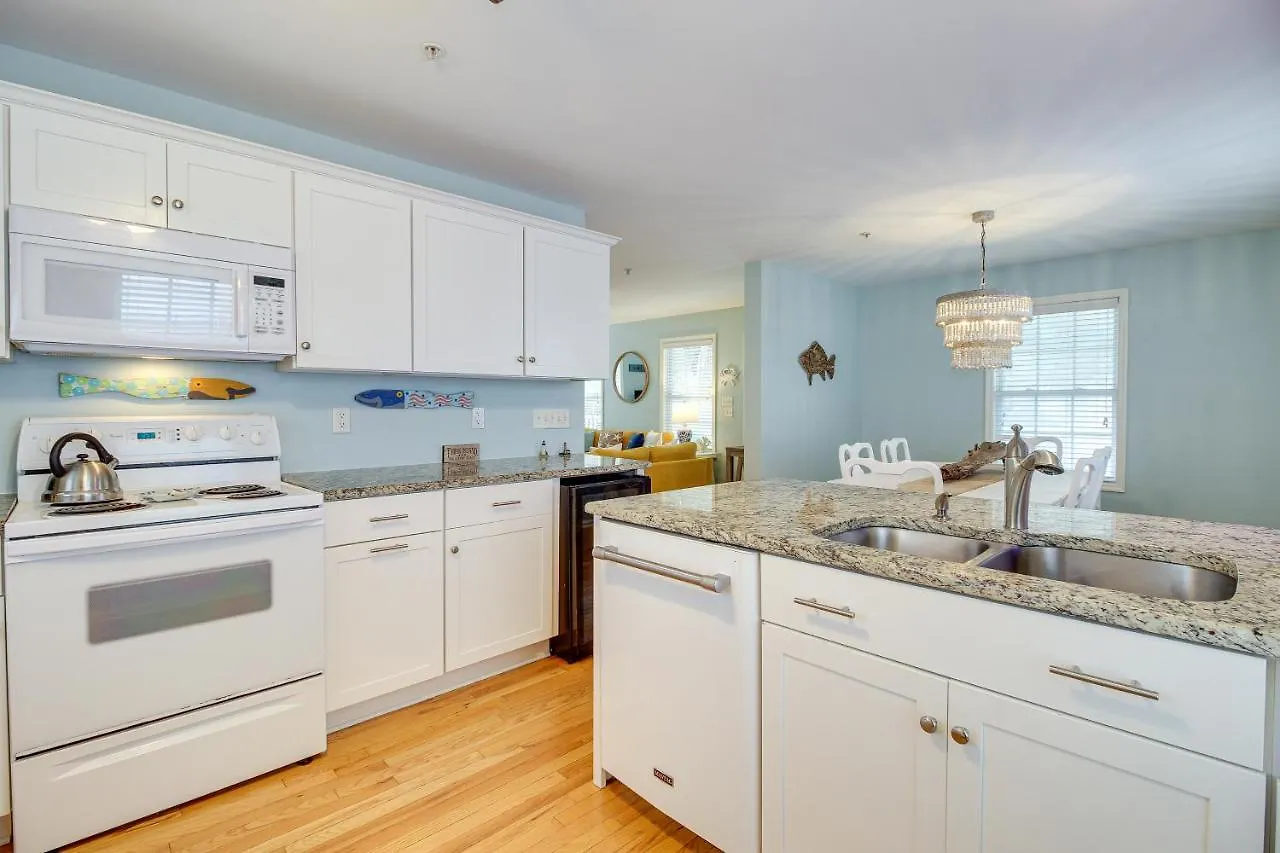 Lovely With Deck Less Than 1 Mi To Beach! Holiday home Tybee Island