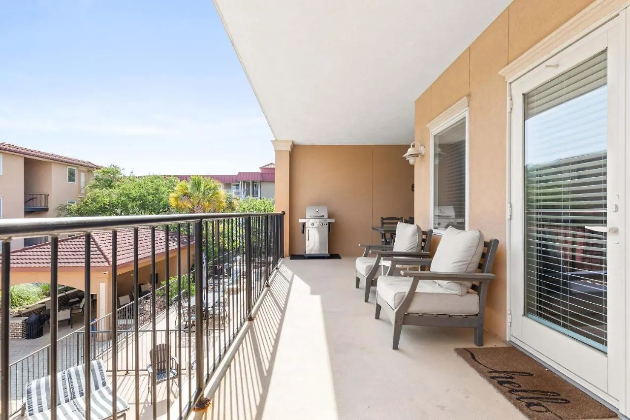 Brass Rail 210 Apartment