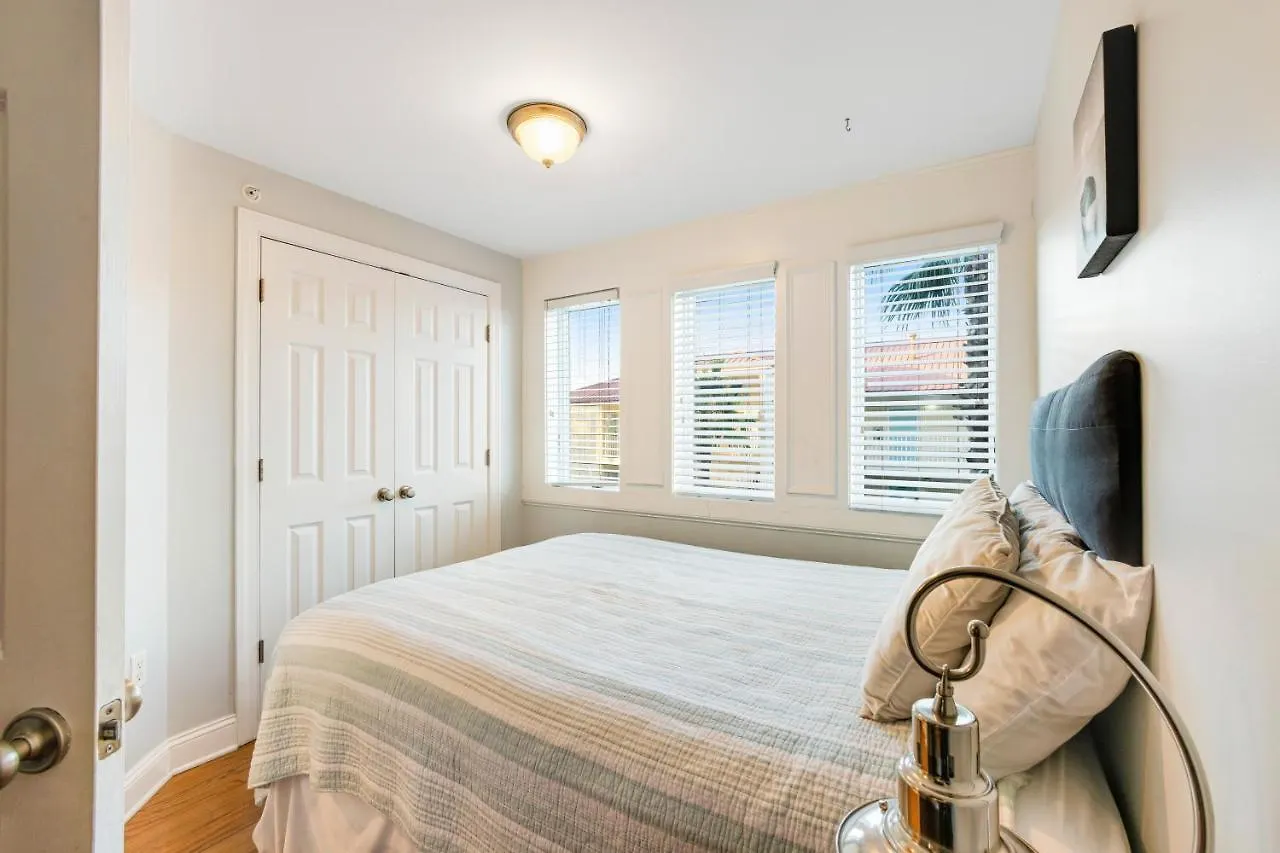 Berniewood Apartment *