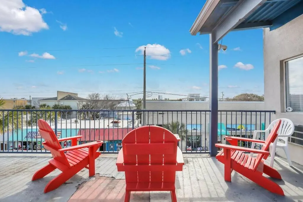 The Sea & Breeze:1 Bed W/pool Steps To Beach Apartment *