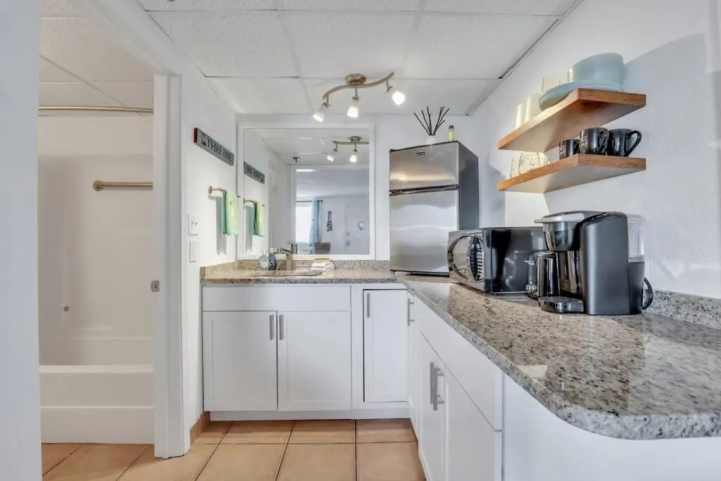 The Sea & Breeze:1 Bed W/pool Steps To Beach Tybee Island