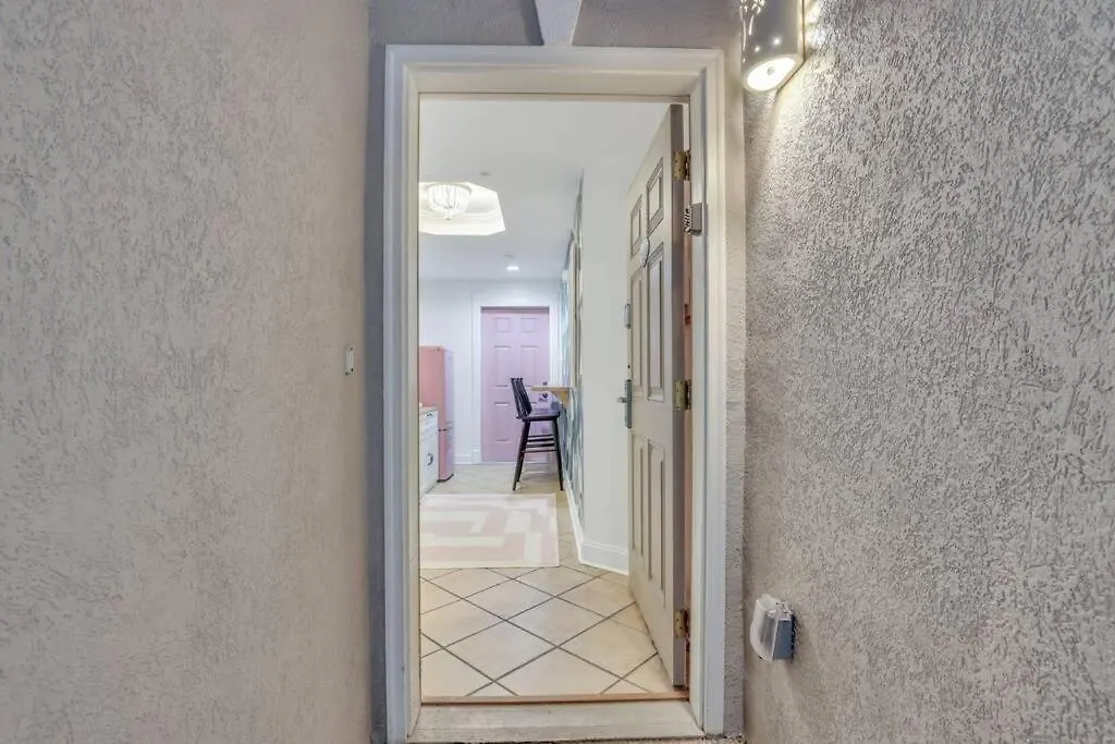 Apartment Salt & Sea Unit A-1 Bed 1 Ba W/pool