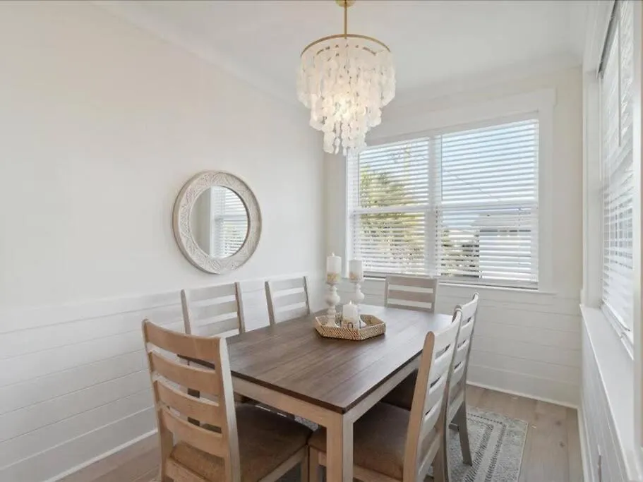 Bougie And The Beach- Stunning 3 Bed 2 Bath Apartment