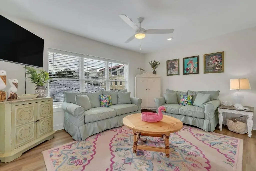 Apartment Freshly Renovated Tybee Home:short Walk To B *