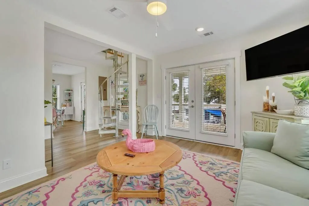Apartment Freshly Renovated Tybee Home:short Walk To B Tybee Island
