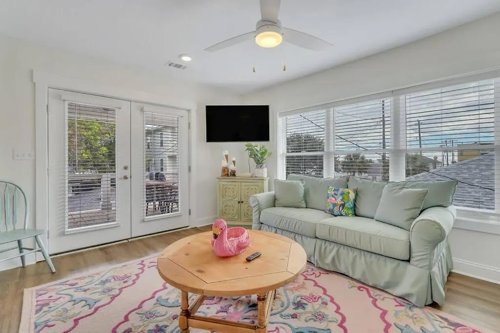 Freshly Renovated Tybee Home:short Walk To B