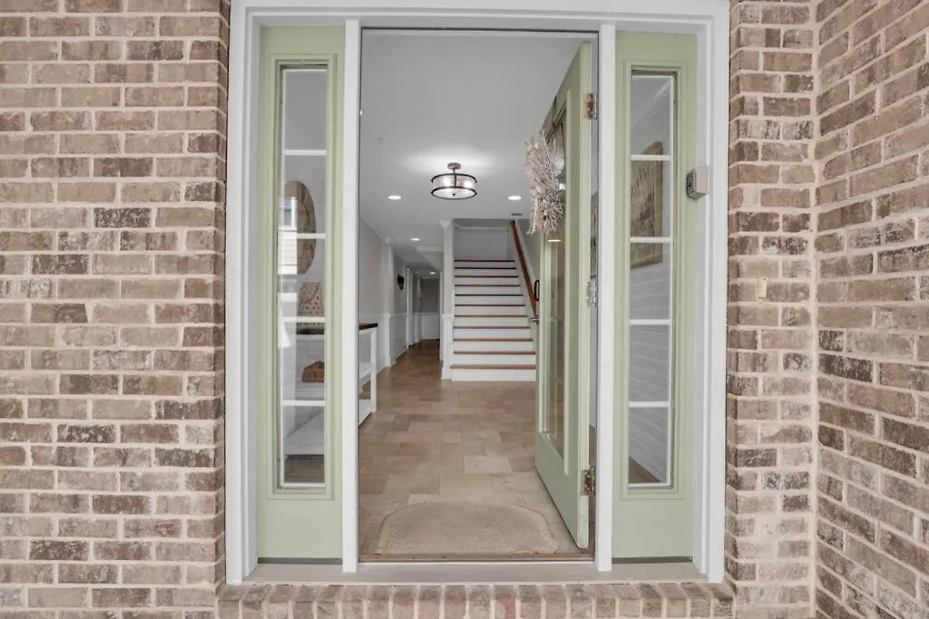 5 Bed 5 Bath Luxury Front W/ocean Views * Tybee Island