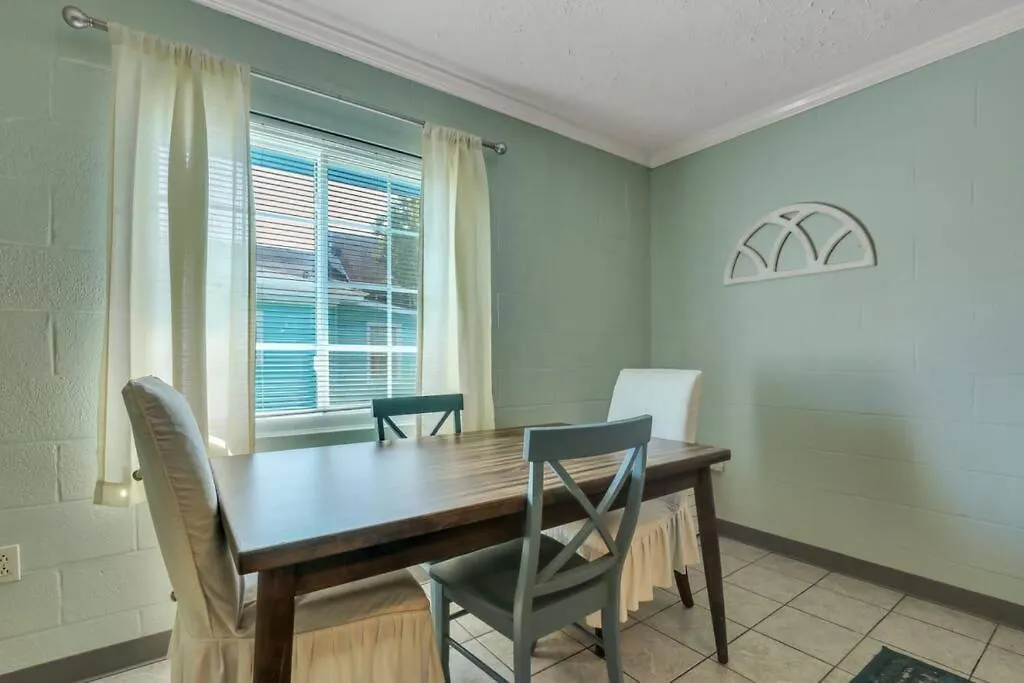 Gem By The Unit B Walk To Beach, Shops, Bars Apartment Tybee Island
