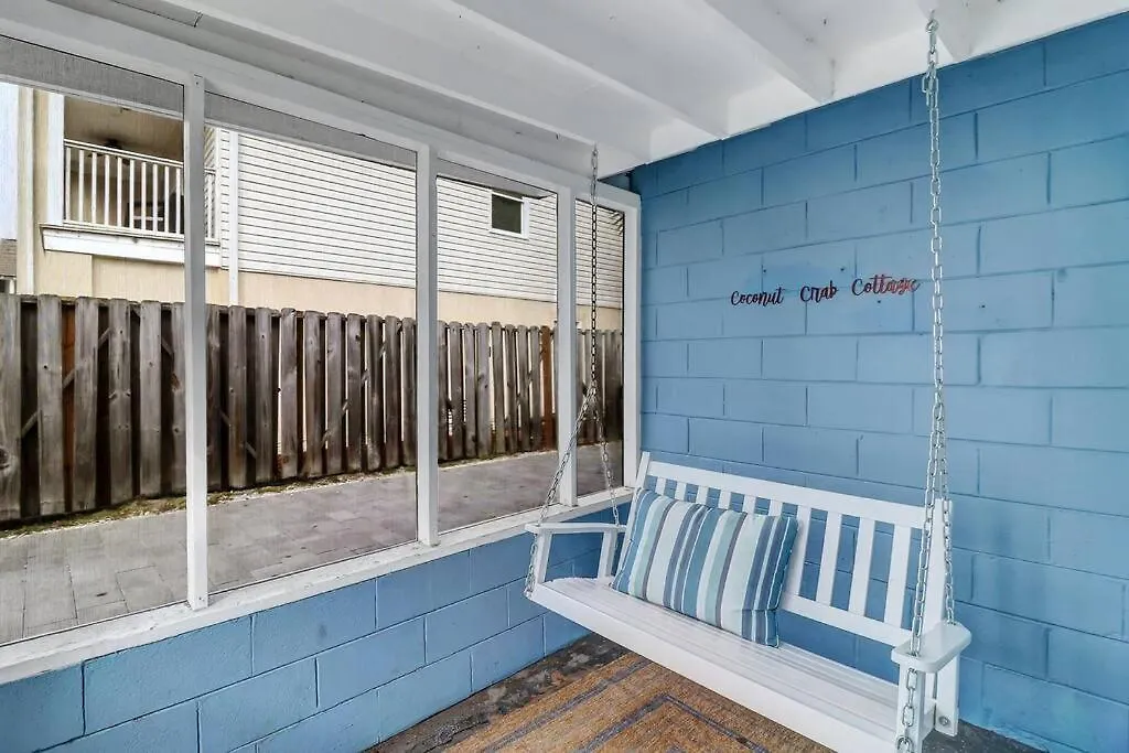 Apartment Coconut Crab Cottage: 4 Bedroom Steps From Beach! *
