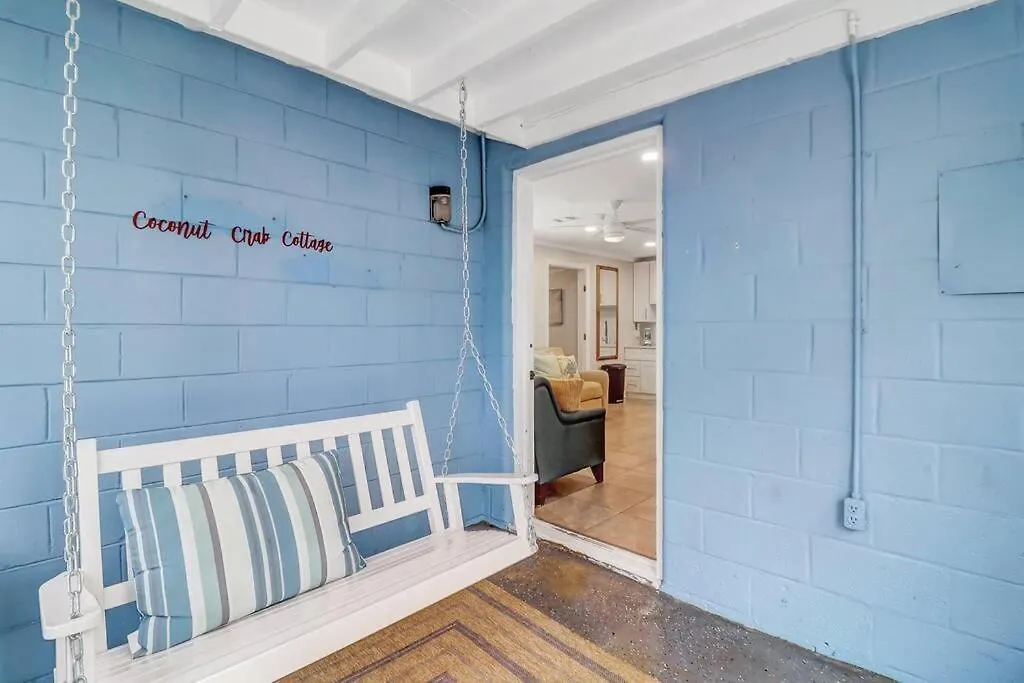 Apartment Coconut Crab Cottage: 4 Bedroom Steps From Beach!