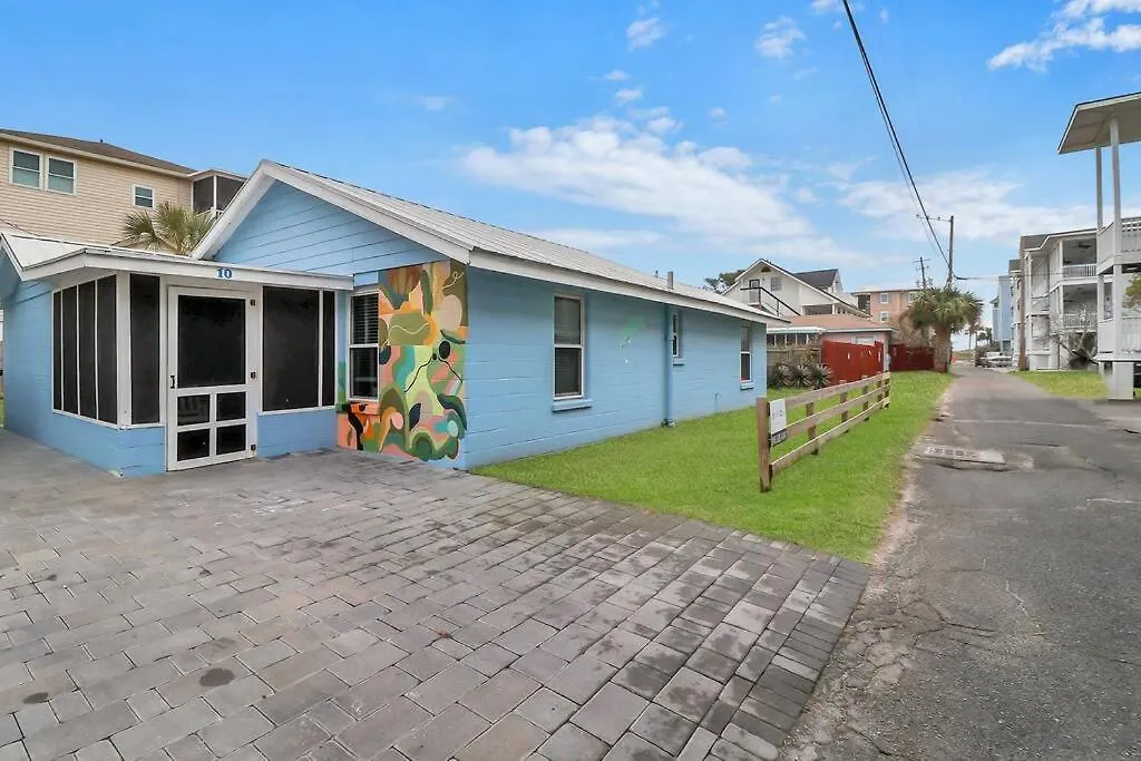 Coconut Crab Cottage: 4 Bedroom Steps From Beach! Apartment *