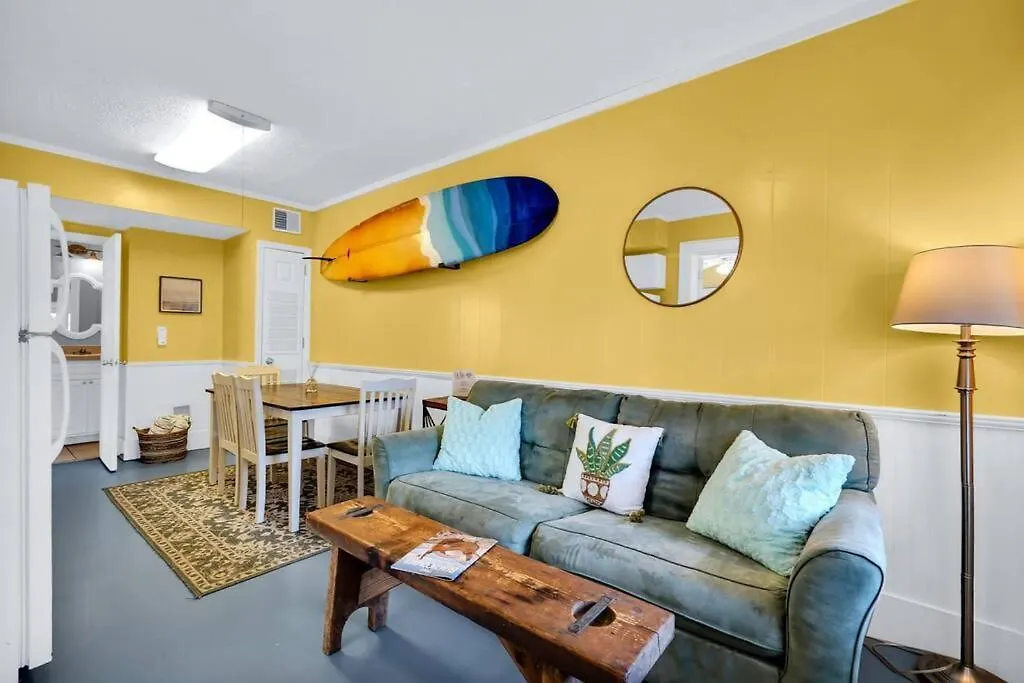 Splash Lower Unit: Heated Pool & Walk To Beach