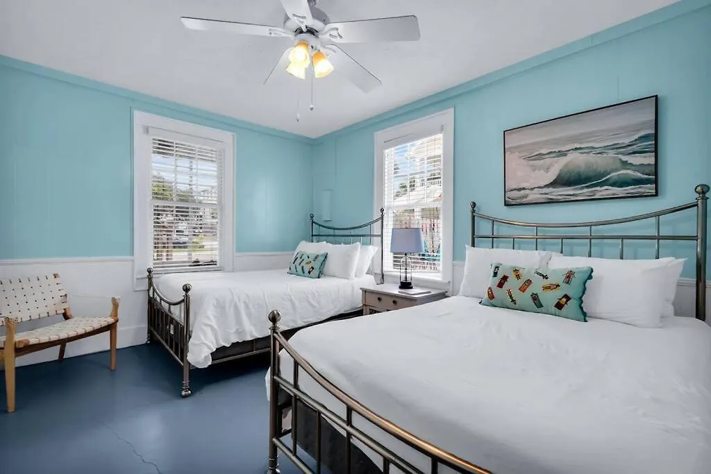 Apartment Splash Lower Unit: Heated Pool & Walk To Beach