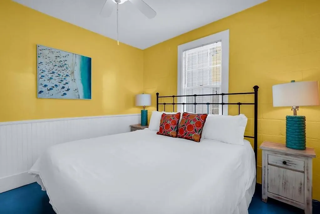 Splash Lower Unit: Heated Pool & Walk To Beach Apartment Tybee Island