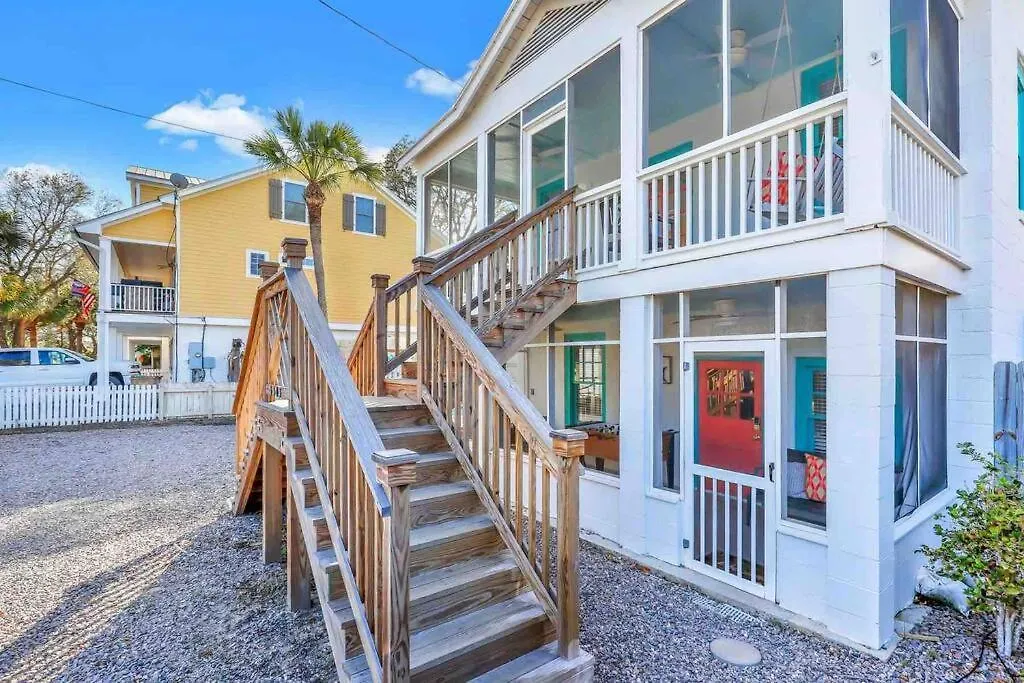 Apartment Splash Lower Unit: Heated Pool & Walk To Beach
