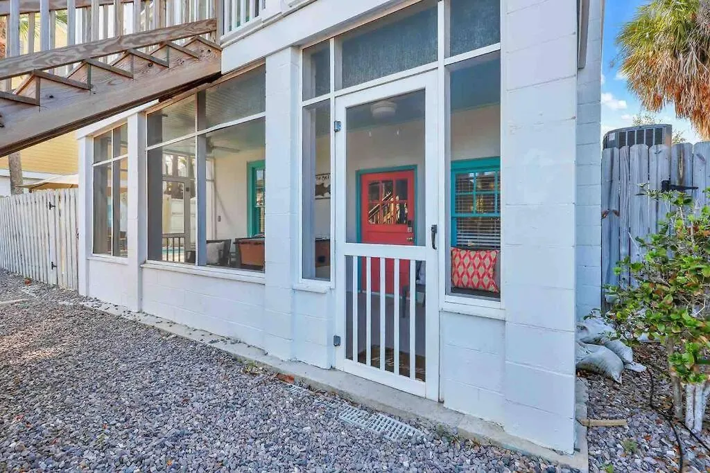 Apartment Splash Lower Unit: Heated Pool & Walk To Beach