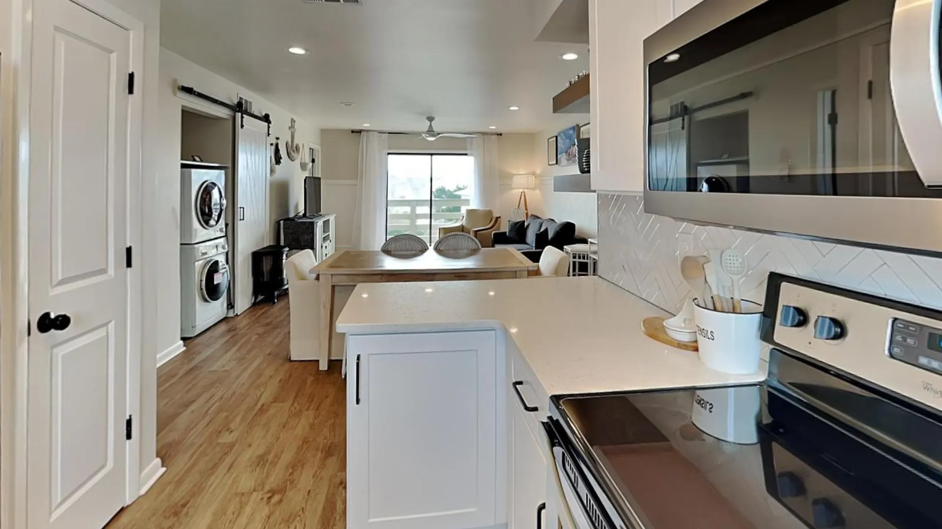Apartment Lighthouse Point 7c