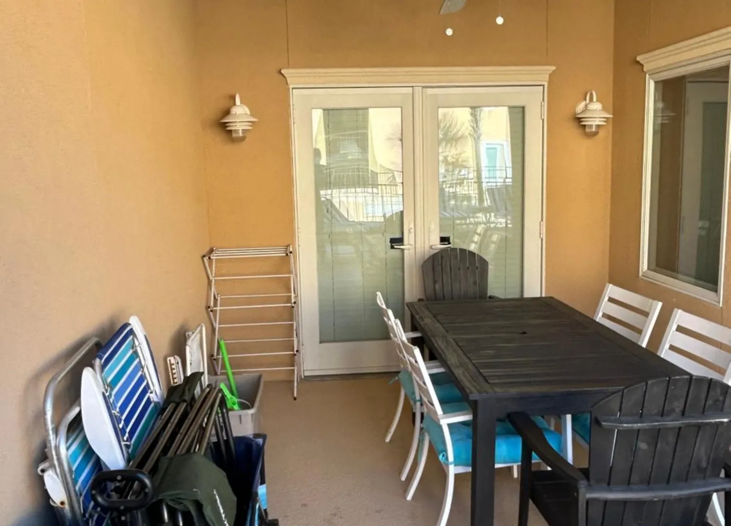Holiday home Unique 3br, 1 Of 5 W/huge Poolside Patio, Steps To & Pier, Gated