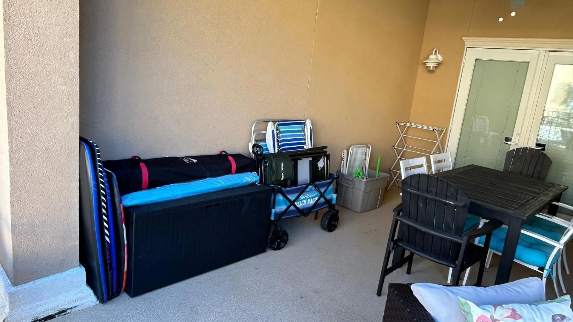 Unique 3br, 1 Of 5 W/huge Poolside Patio, Steps To & Pier, Gated Holiday home *