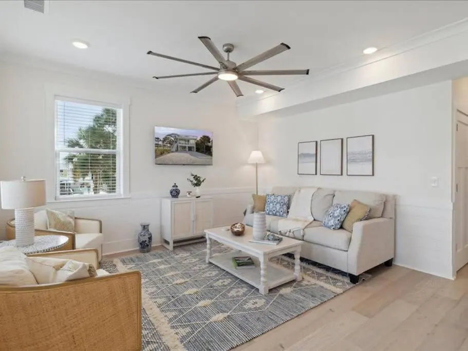 Bougie And The Beach- Stunning 3 Bed 2 Bath *