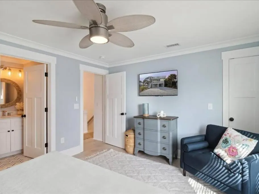 Bougie And The Beach- Stunning 3 Bed 2 Bath * Tybee Island