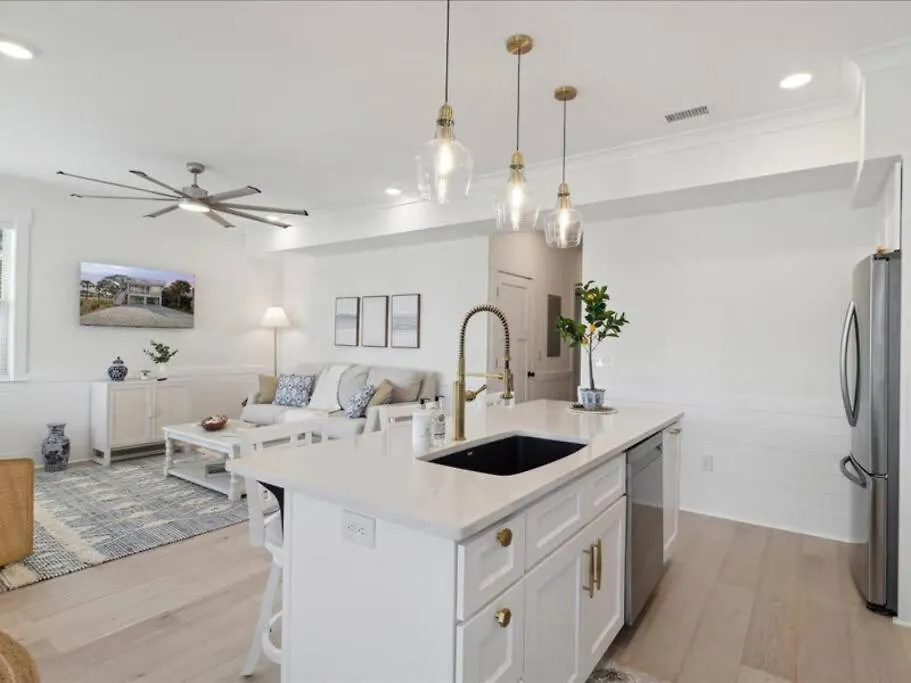 Bougie And The Beach- Stunning 3 Bed 2 Bath