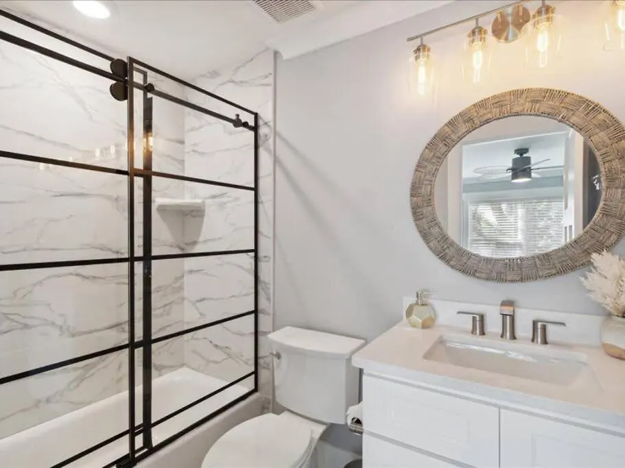 Bougie And The Beach- Stunning 3 Bed 2 Bath *