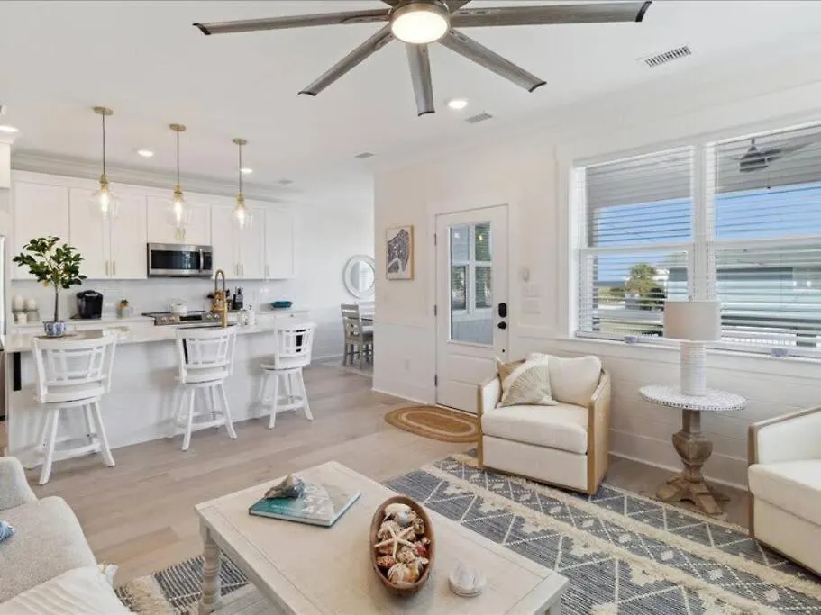 Bougie And The Beach- Stunning 3 Bed 2 Bath