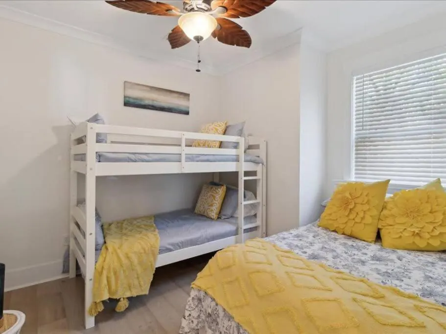 Apartment Bougie And The Beach- Stunning 3 Bed 2 Bath *