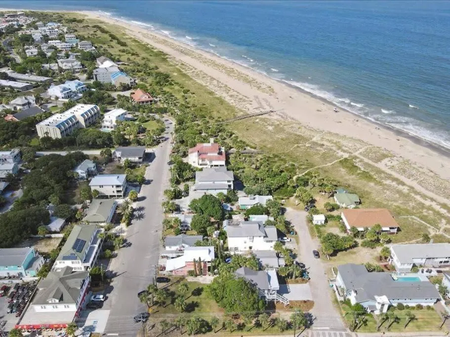 Bougie And The Beach- Stunning 3 Bed 2 Bath Apartment Tybee Island