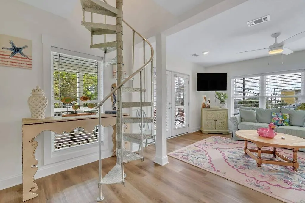 Apartment Freshly Renovated Tybee Home:short Walk To B *