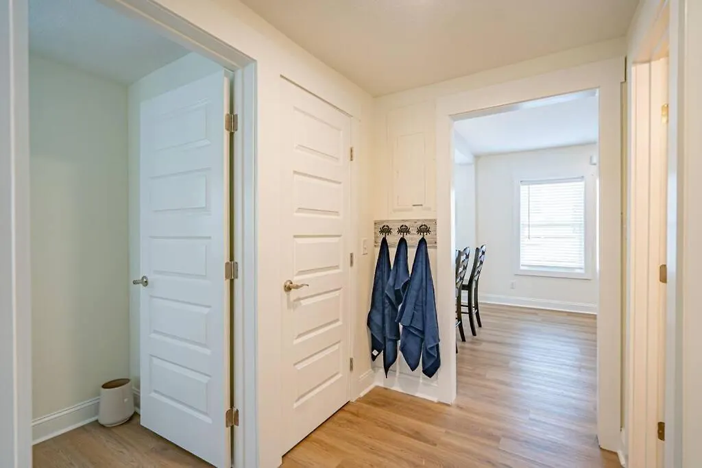 Apartment Brand New Tybee Beach Home: Walk To Beach *