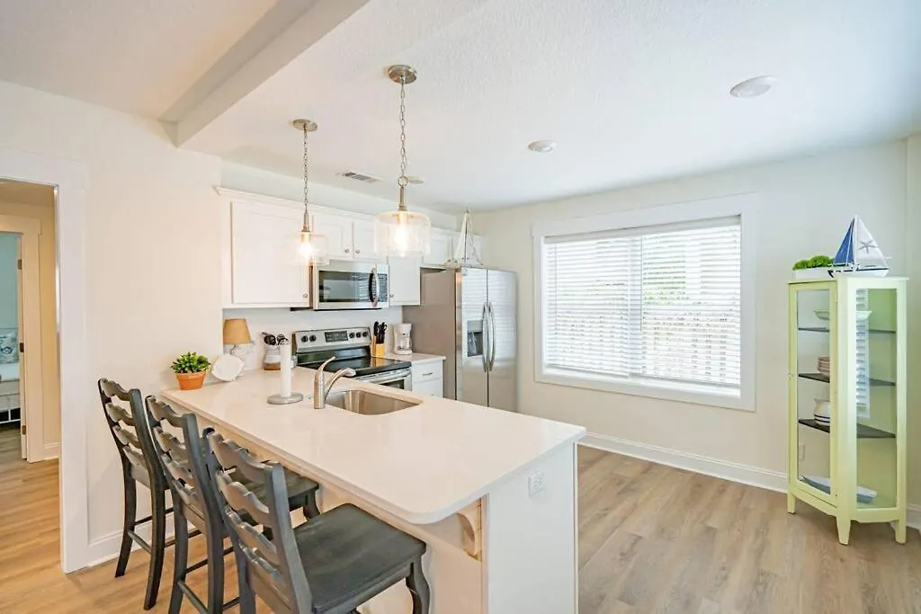 Apartment Brand New Tybee Beach Home: Walk To Beach