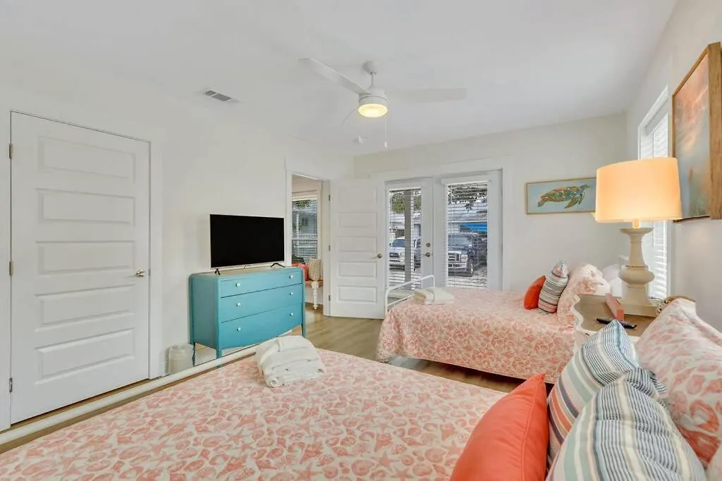Brand New Tybee Beach Home: Walk To Beach Apartment Tybee Island