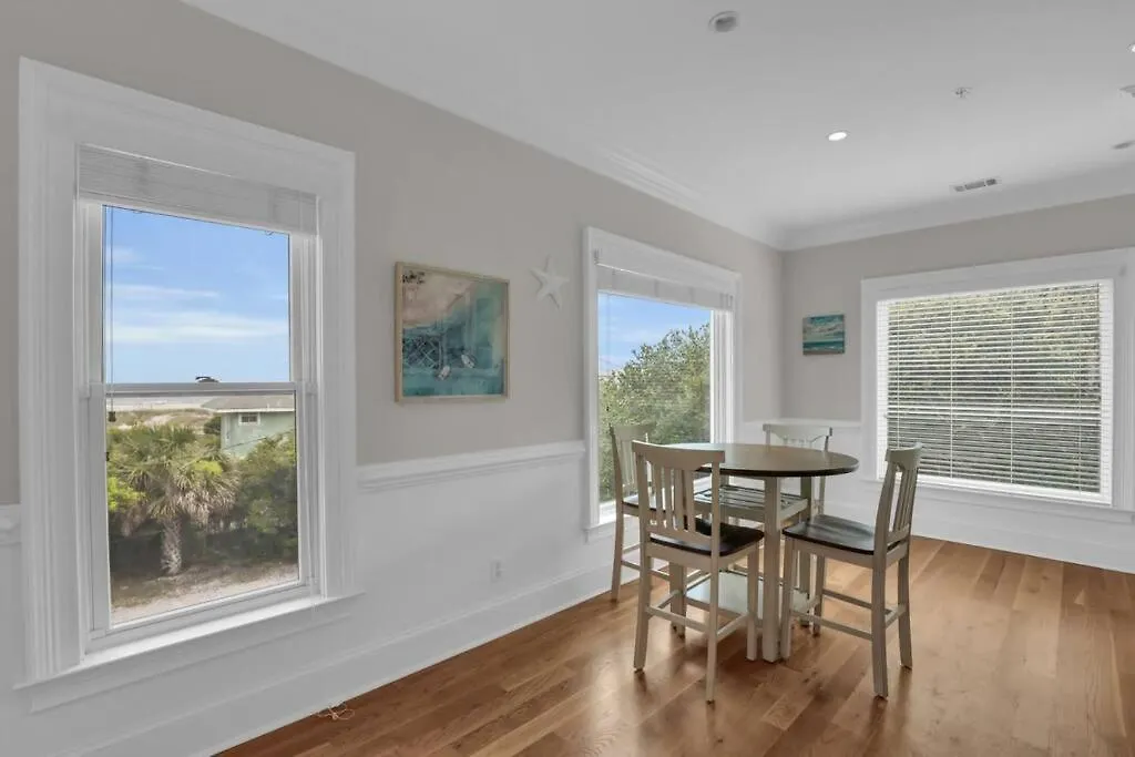 Apartment 5 Bed 5 Bath Luxury Front W/ocean Views *
